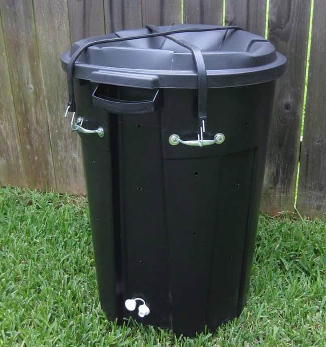 Inexpensive Compost Bin